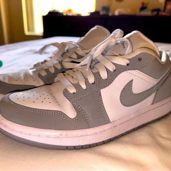 Nike Air Jordan 1’s Low Wolf Grey - Picture 1 of 3